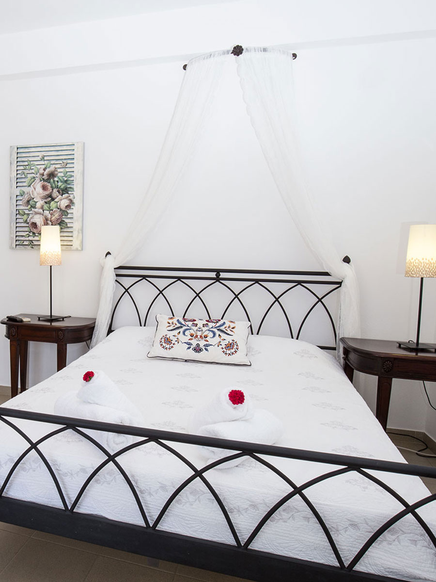 Double room of Pension Moschoula in Sifnos